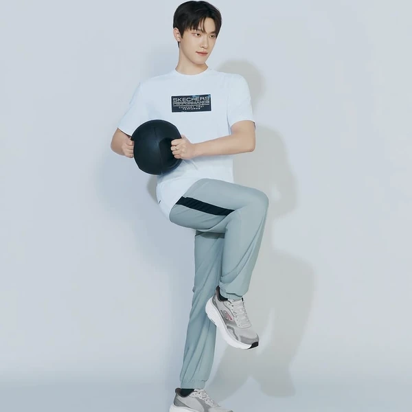 Today's Most Loved Dino (SEVENTEEN)