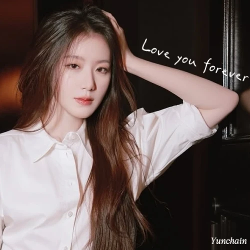 오늘 가장 사랑받은 슈화 (아이들)의 모습