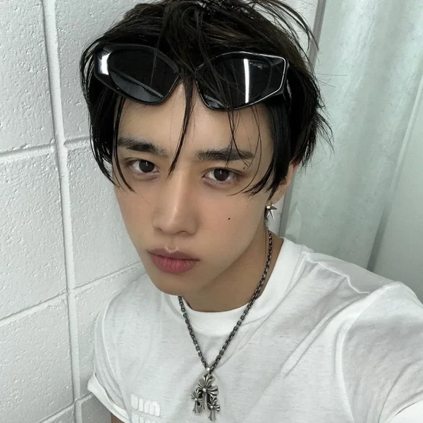 充满粉丝爱意的善旴 (THE BOYZ)人气照片