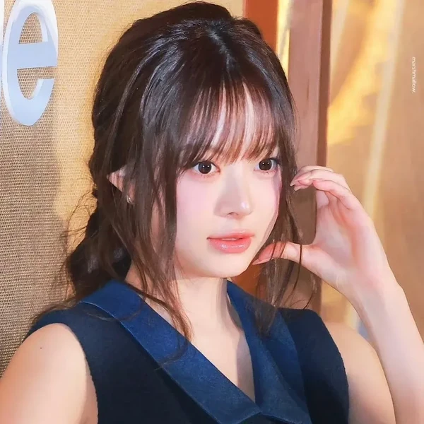 充滿粉絲愛意的洪恩彩 (LE SSERAFIM)人氣照片