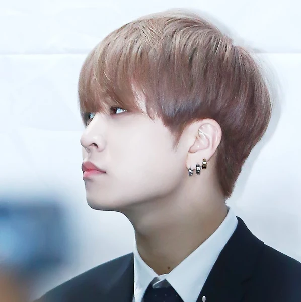 오늘 가장 사랑받은 영재 (GOT7)의 모습