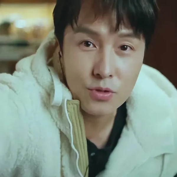 Foto Populer Penuh Cinta untuk Kim Dongwan (SHINHWA)