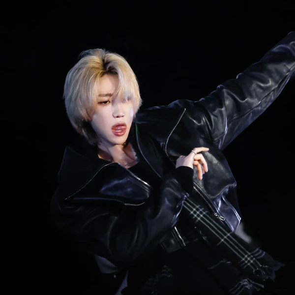 오늘 가장 사랑받은 디에잇 (세븐틴)의 모습