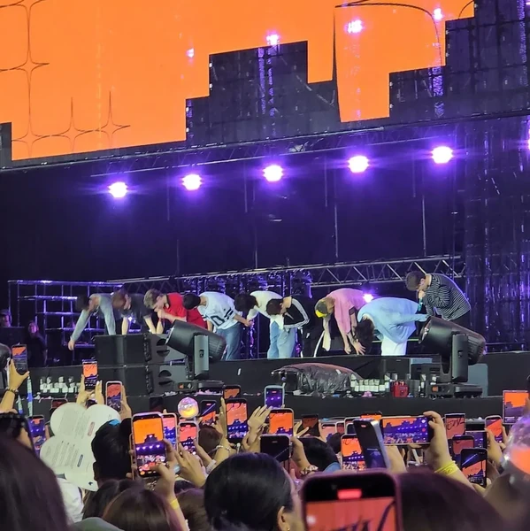 Foto Populer Penuh Cinta untuk SEVENTEEN