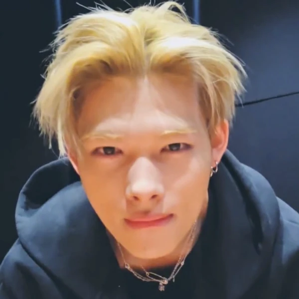 Signature photo of NI-KI (ENHYPEN) capturing their charm