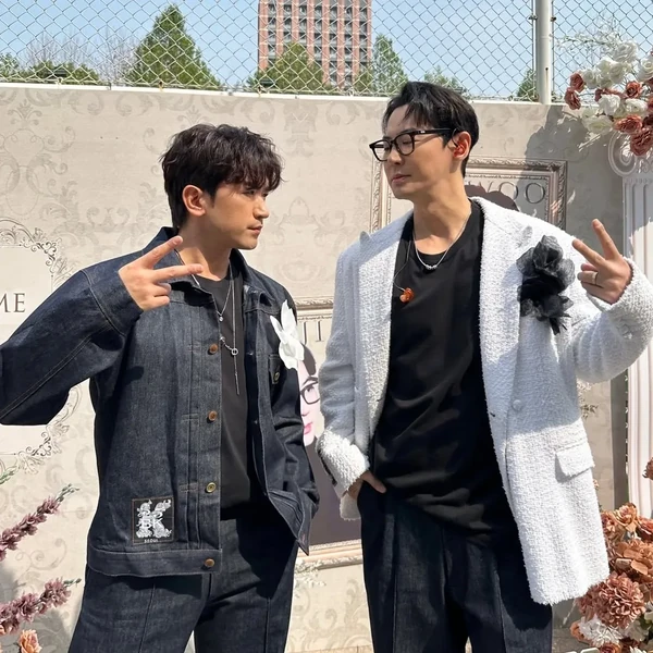 Top Photo Full of Junjin (SHINHWA) Love