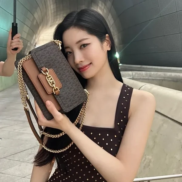 今天最受喜爱的多贤 (TWICE)