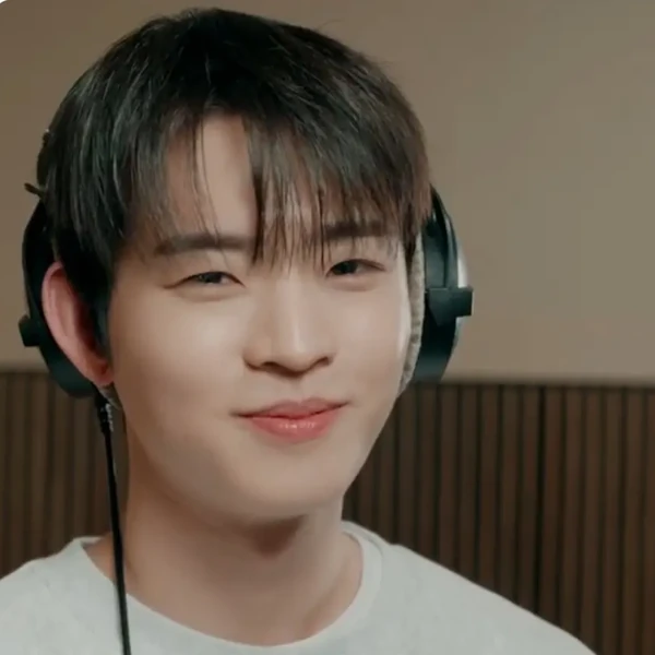 充满粉丝爱意的晓珍 (ONF)人气照片