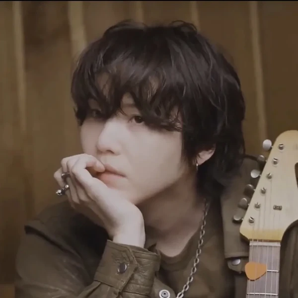 粉丝票选的SUGA (防弹少年团)最佳瞬间