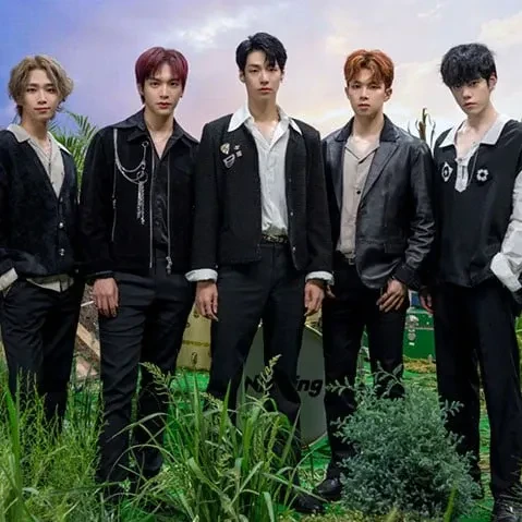 Top Photo Full of N.Flying Love