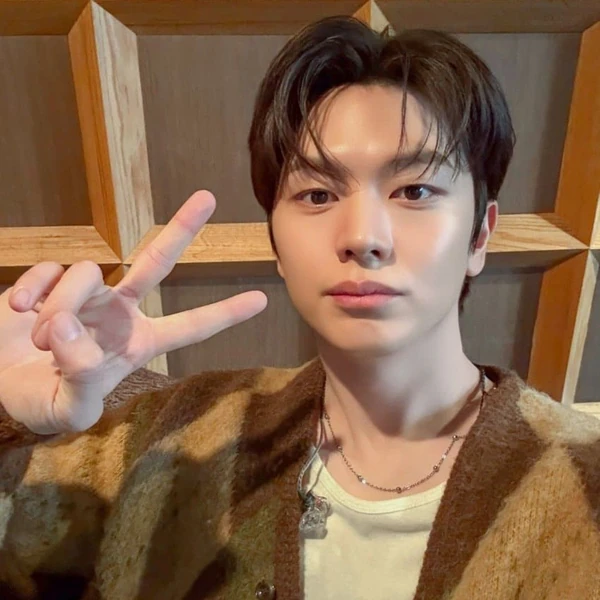 Today's Most Loved Yook Sungjae (BTOB)