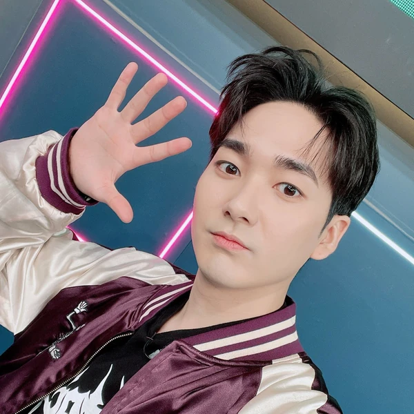 Today's Most Loved Aron