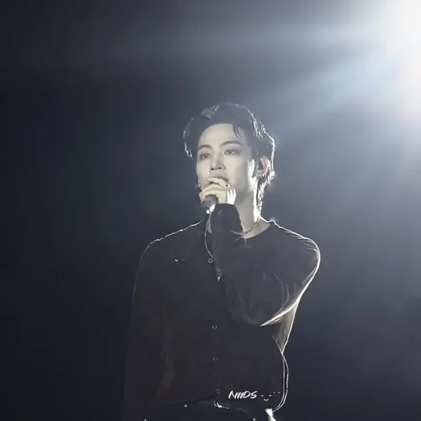 Top Photo Full of JAY B (GOT7) Love