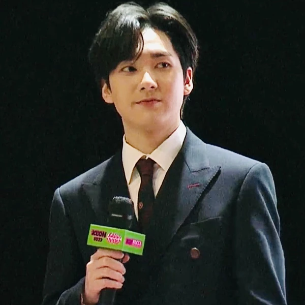 Today's Most Loved Aron