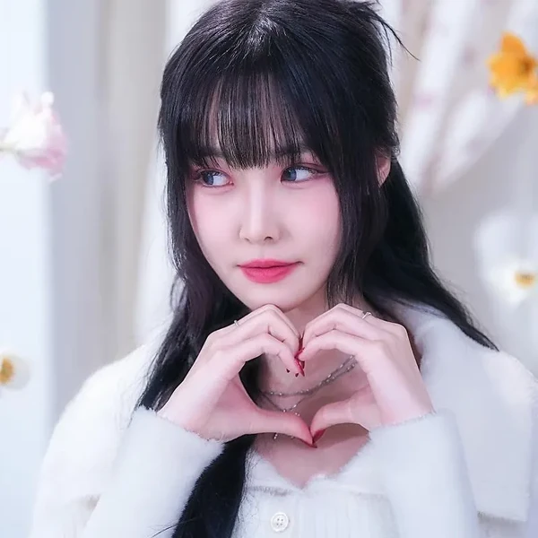 유주 (여자친구) 팬심 가득한 인기 사진