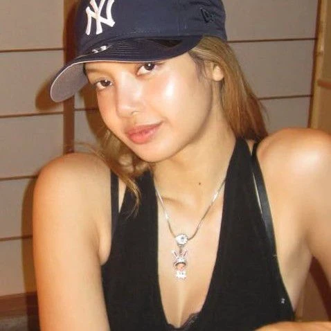 Penampilan Lisa (BLACKPINK) yang Paling Dicintai Hari Ini