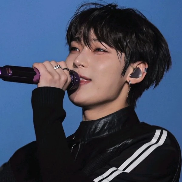 充满粉丝爱意的善禹 (ENHYPEN)人气照片