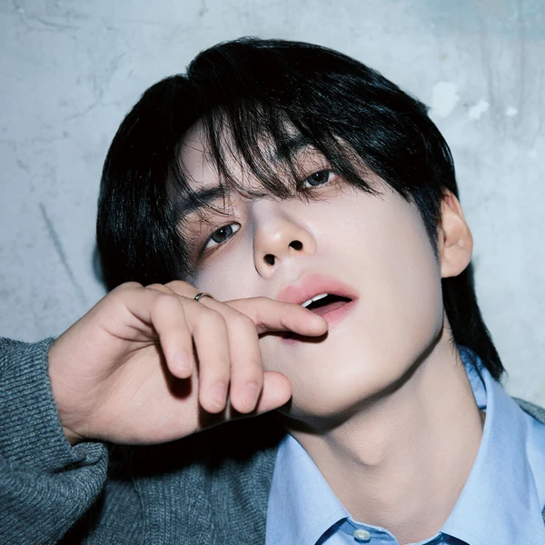 Signature photo of 元弼 (DAY6) capturing their charm