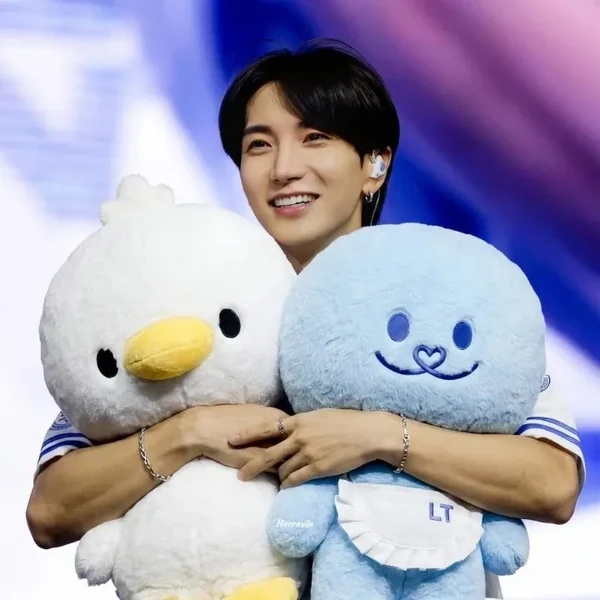 Today's Most Loved Leeteuk (Super Junior)