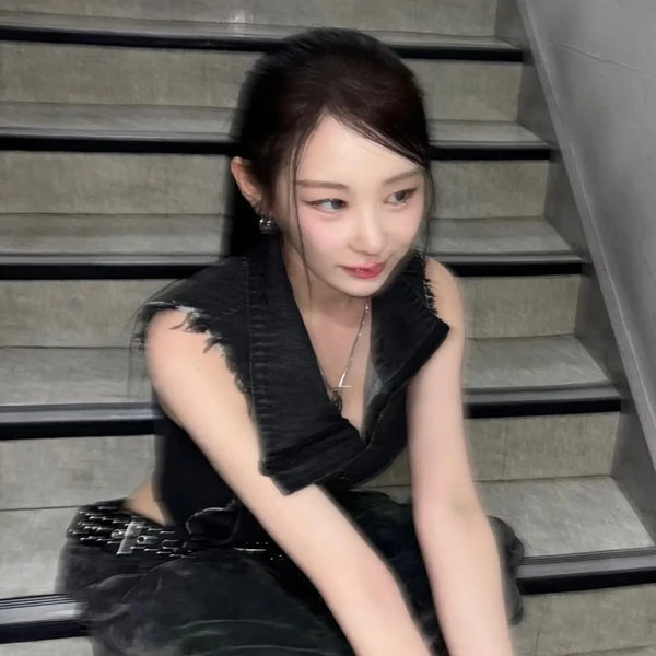 Top Photo Full of Lee Chaeyeon Love