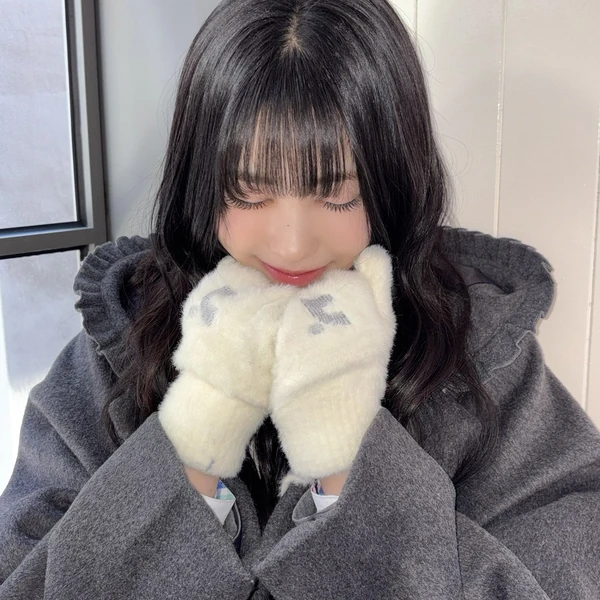 Popular profile picture of 코코 (izna) loved by fans