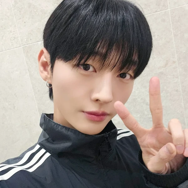 Top Photo Full of Yoon Jisung Love