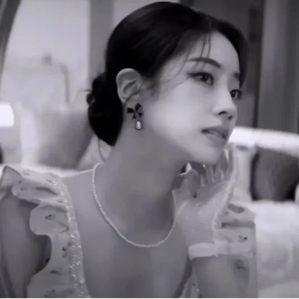 Foto Populer Penuh Cinta untuk Dahyun (TWICE)