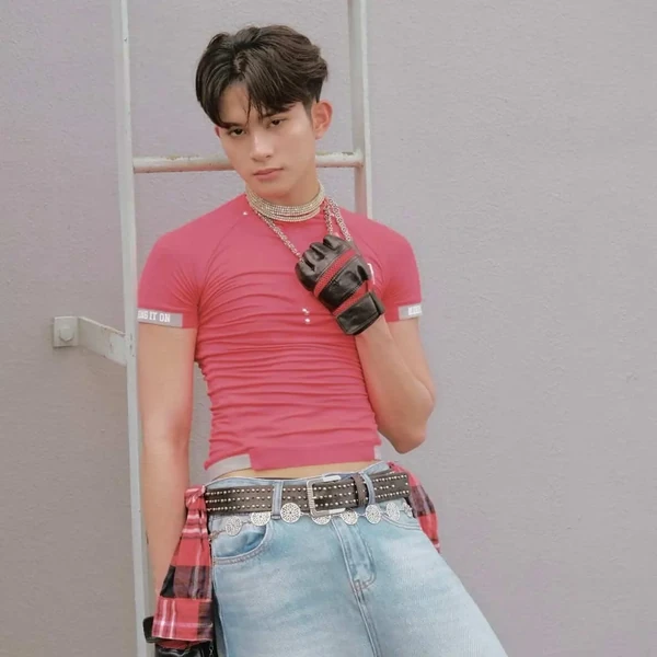 今日最受喜愛的Winston (HORI7ON)