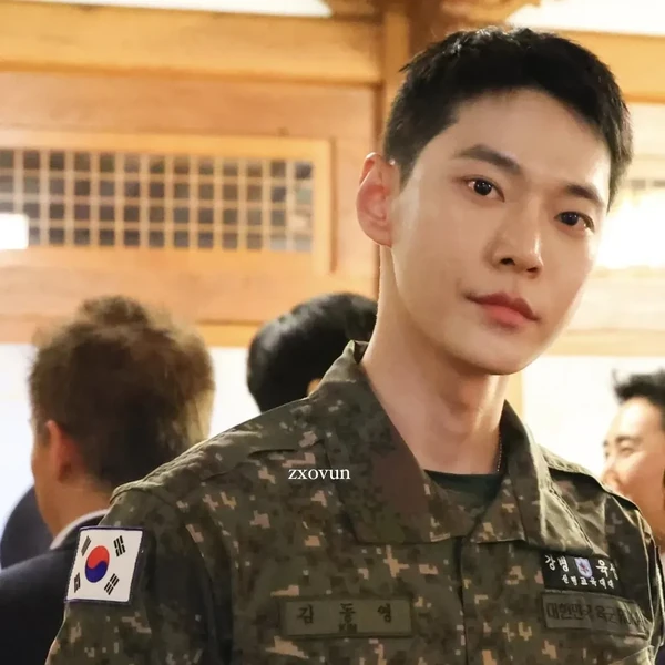 Penampilan Doyoung (NCT 127) yang Paling Dicintai Hari Ini