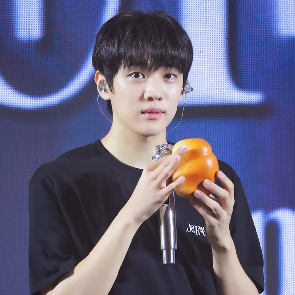 Shining profile picture of ジェチャン (DKZ) on today's Choeaedol