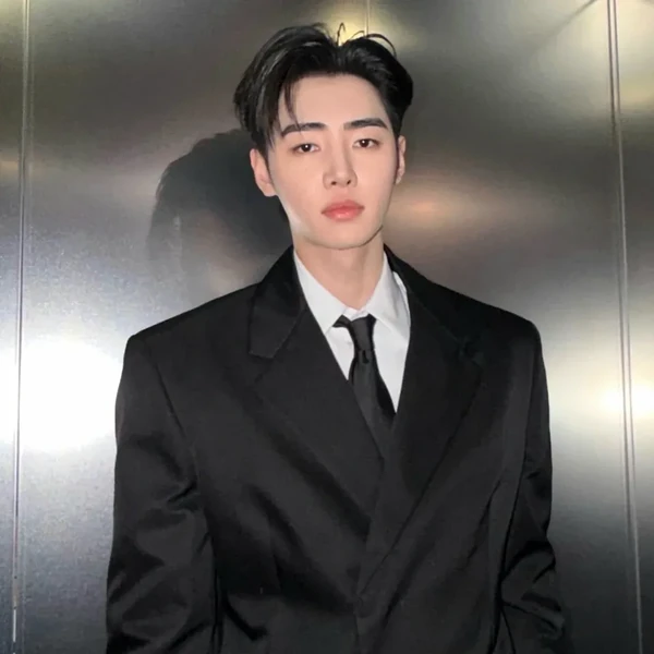 Penampilan Sunghoon (ENHYPEN) yang Paling Dicintai Hari Ini