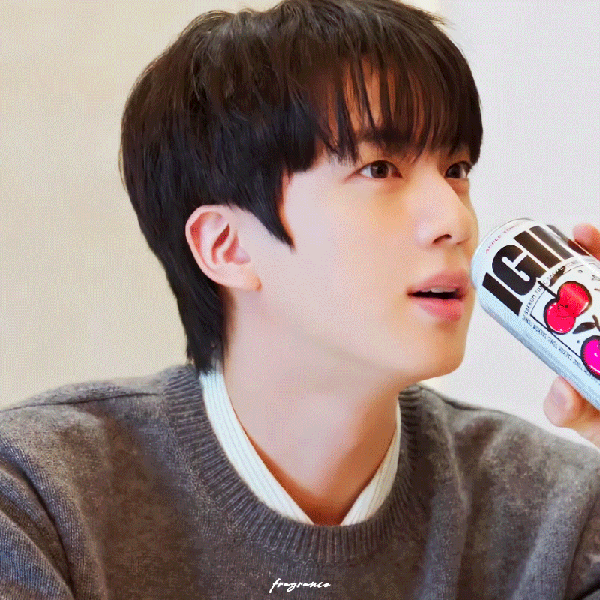 Penampilan Jin (BTS) yang Paling Dicintai Hari Ini