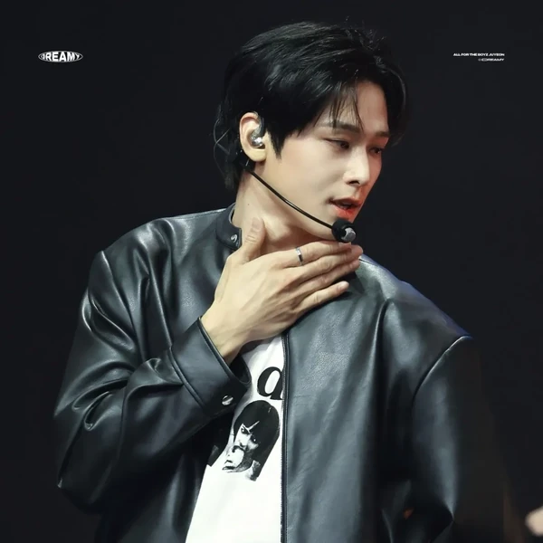 오늘 가장 사랑받은 주연 (더보이즈)의 모습