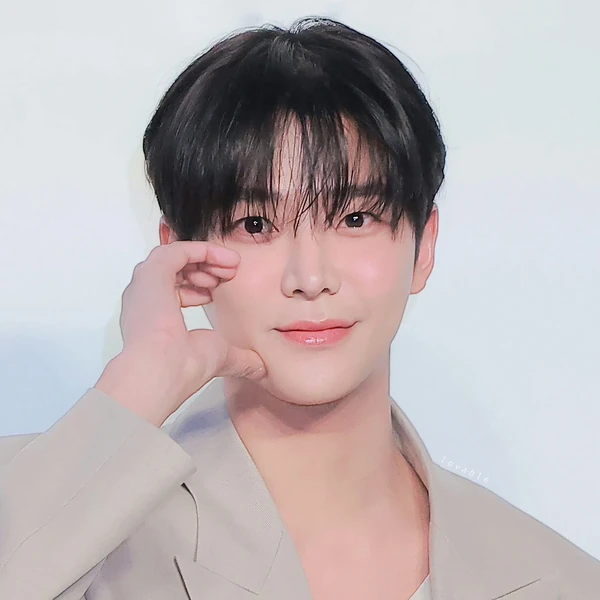 로운 팬심 가득한 인기 사진