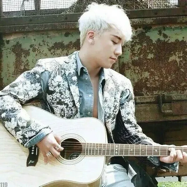 充滿粉絲愛意的勝利人氣照片