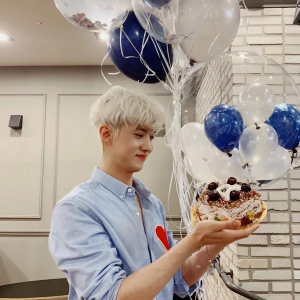 Popular profile image of PENTAGON selected by votes