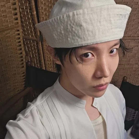 充滿粉絲愛意的J-hope (防彈少年團)人氣照片