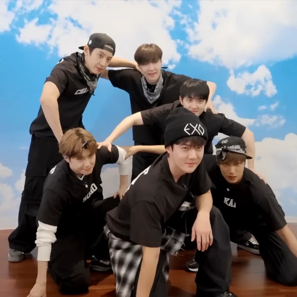 今天最受喜爱的EXO