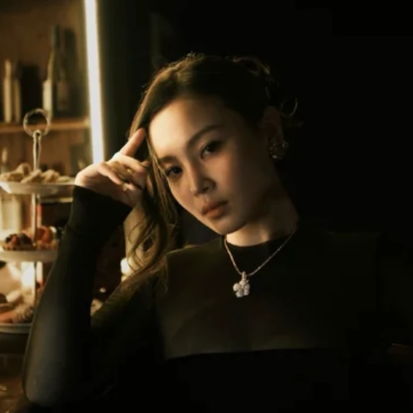 Top Photo Full of Lee Hi Love