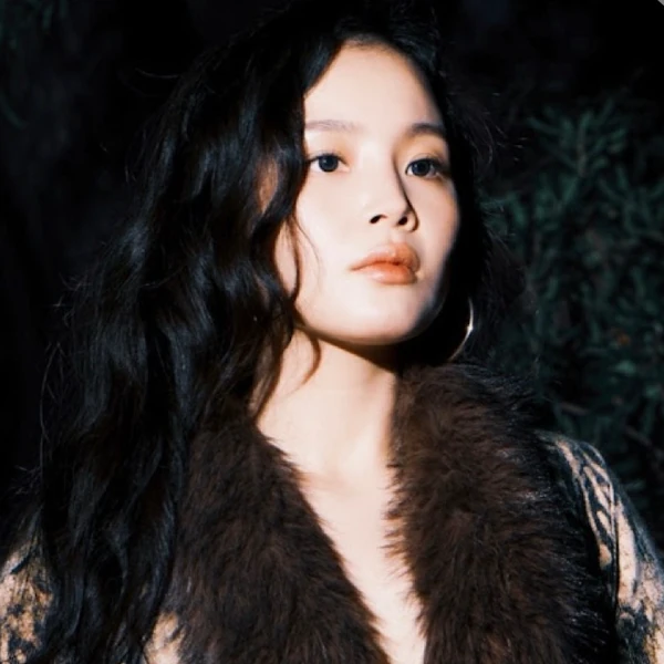 Today's Most Loved Lee Hi