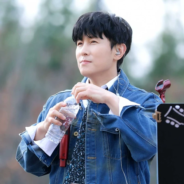 Fans' Pick: Best Moment of Kim Dongwan (SHINHWA)