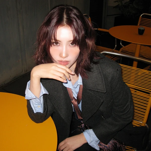 Foto Populer Penuh Cinta untuk Momo (TWICE)