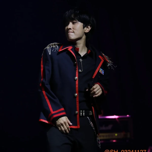 Fans' Pick: Best Moment of Kim Dongwan (SHINHWA)