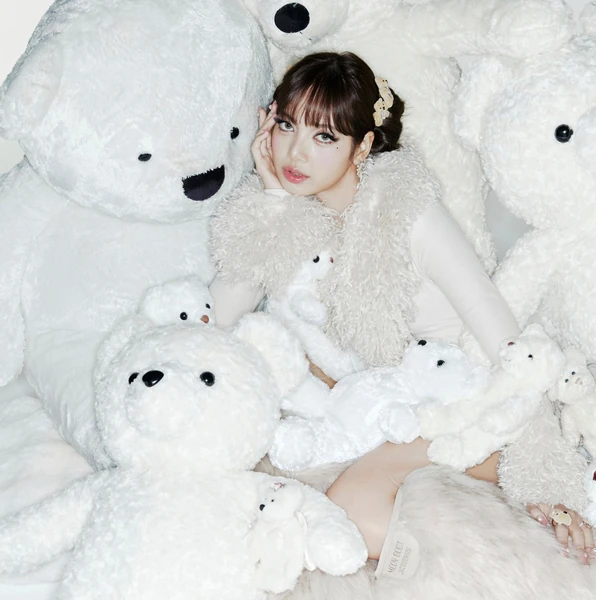 Foto Populer Penuh Cinta untuk Lisa (BLACKPINK)