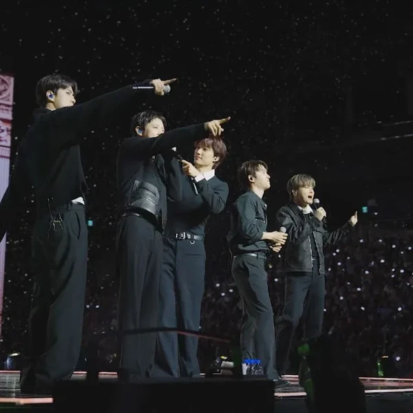 Top Photo Full of EXO Love