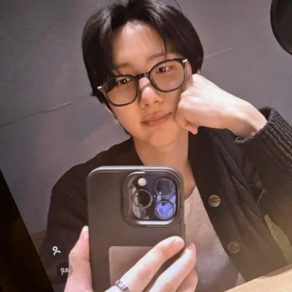 Top Photo Full of Hui (PENTAGON) Love