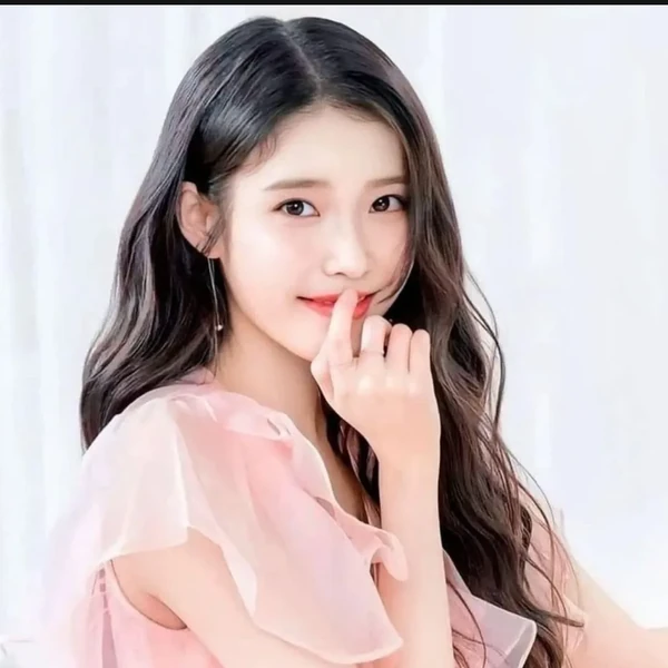充滿粉絲愛意的IU人氣照片