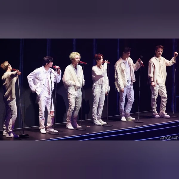 Top Photo Full of iKON Love