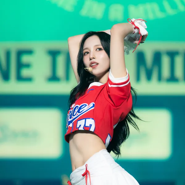 오늘 가장 사랑받은 미나 (TWICE)의 모습