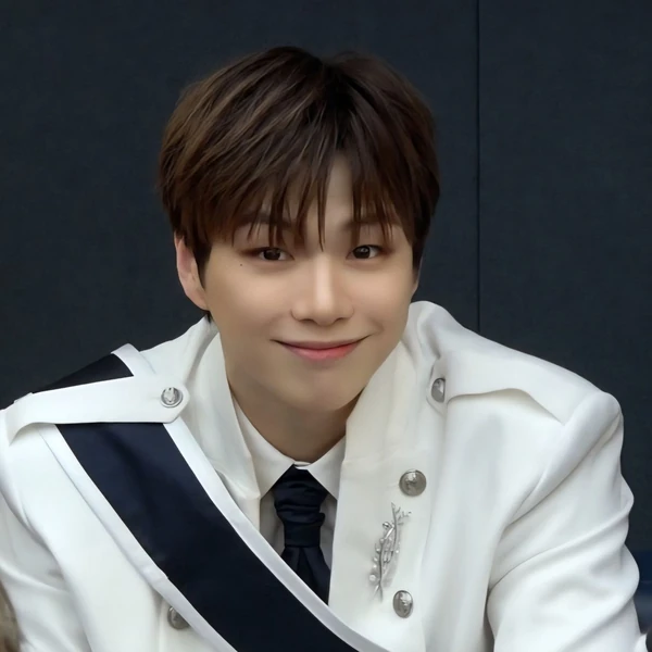 Top Photo Full of Xdinary Heroes Love